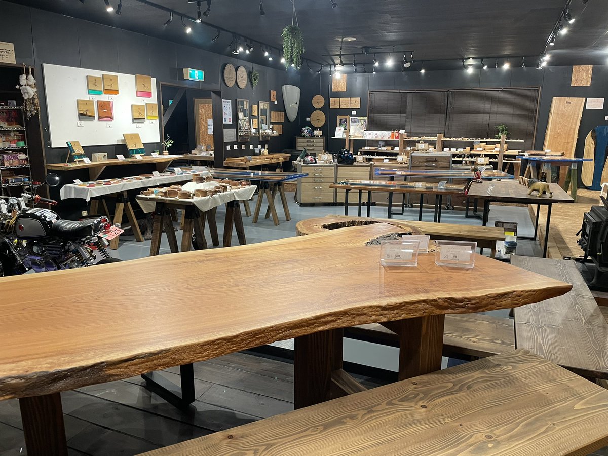 ok700's tweet photo. 【能登半島地震募金箱・配布開始】
おはようございます。
本日から募金箱の配布開始で、
Wood Lion®にも募金箱を設置します。
一緒に募金活動してくださる方に、
是非ご利用いただければと思います。
本日もWood Lion®は10：00 OPEN！ https://t.co/dUxI9Ze9Mg