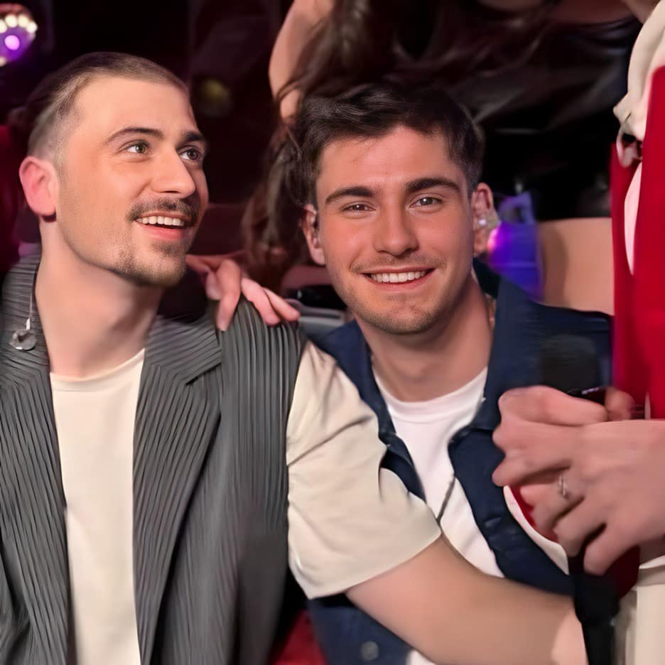 Thierry18473451's tweet photo. ON vote 2⃣ au 7⃣1⃣5⃣0⃣0⃣ pour que Julien aille en finale et ensuite on sauve Pierre pour une finale Julien/pierre
#StarAcademyLive #StarAcademyleLive #Staracademy #StarAc #Pierre #TeamPierre #TeamJulien #Julien #teamjudicierre https://t.co/lsF9TG4Qkh
