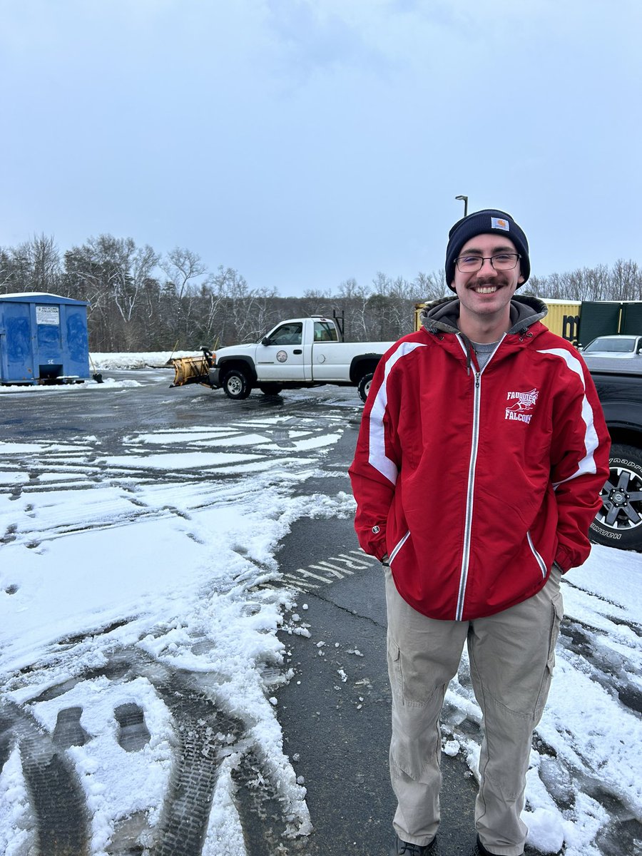 Crystal Van Buren (@cvb2023) on Twitter photo All hands on deck! Thank you Dragon Crew (and Nick and Larry from FCPS1 Facilities and Maintenance) for your hard work today! โ๏ธ ๐โ๏ธโค๏ธ <a href="/GreenvilleES/">Greenville ES</a> <a href="/erika_kersey/">Erika Kersey, NBCT</a> All hands on deck! Thank you Dragon Crew (and Nick and Larry from FCPS1 Facilities and Maintenance) for your hard work today! โ๏ธ ๐โ๏ธโค๏ธ <a href="/GreenvilleES/">Greenville ES</a> <a href="/erika_kersey/">Erika Kersey, NBCT</a>
