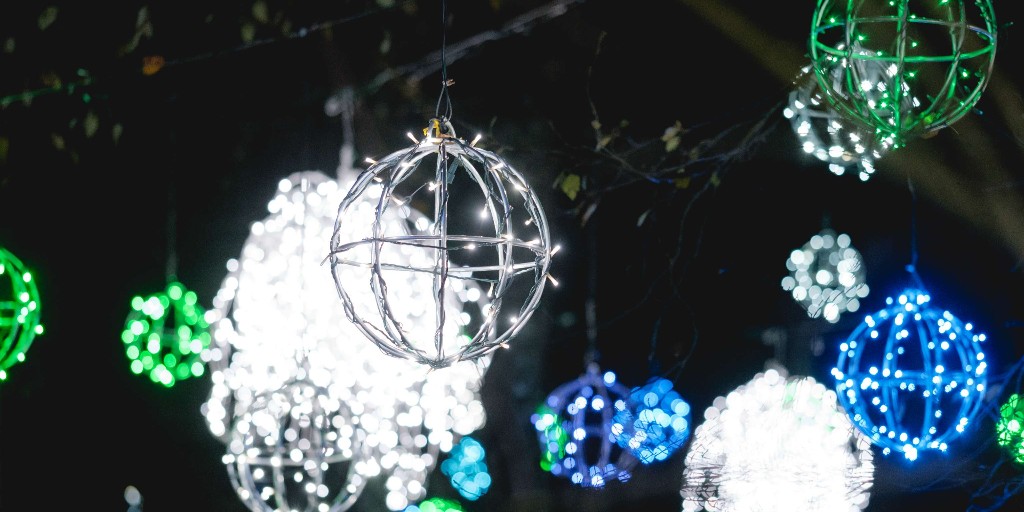 Missing the beautiful light displays from the holidays? Take a walk down to Town Centre Park and enjoy the twinkle of Metro Vancouver's largest free outdoor winter lights display, which runs until Februray. To learn more, see our latest blog post: ow.ly/Pk7b50QsIwT