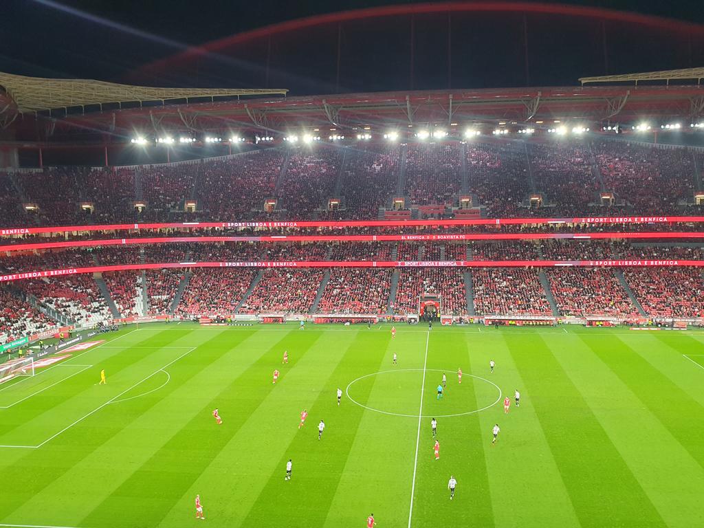 RDonTour1's tweet photo. The match itself was dull. Benfica dominated without creating much but took the lead early in the 2nd half. The guests woke up too late. Second goal in injury time. Poor atmosphere, quite disappointing!
@SLBenfica @boavistaoficial @ligaportugal #Portugal #Lisboa #Estadio #DaLuz https://t.co/gS5D4xK3EO