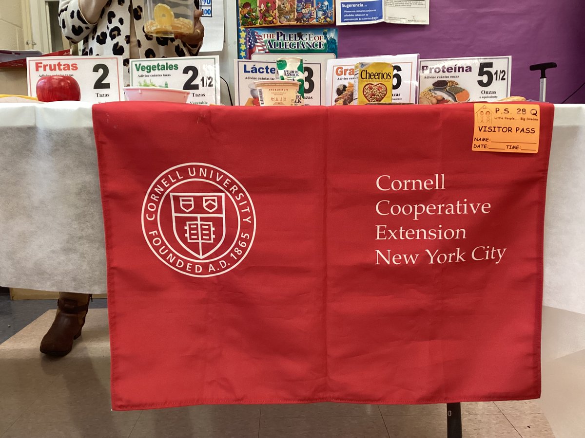 PS28Queens's tweet photo. This week kicked off our Nutrition and Healthy Food Habits Workshop with @Cornell. Through a series of meetings families will learn about healthy food options and the importance of a nutritional diet! @NYC_District24 https://t.co/grwek8SafI