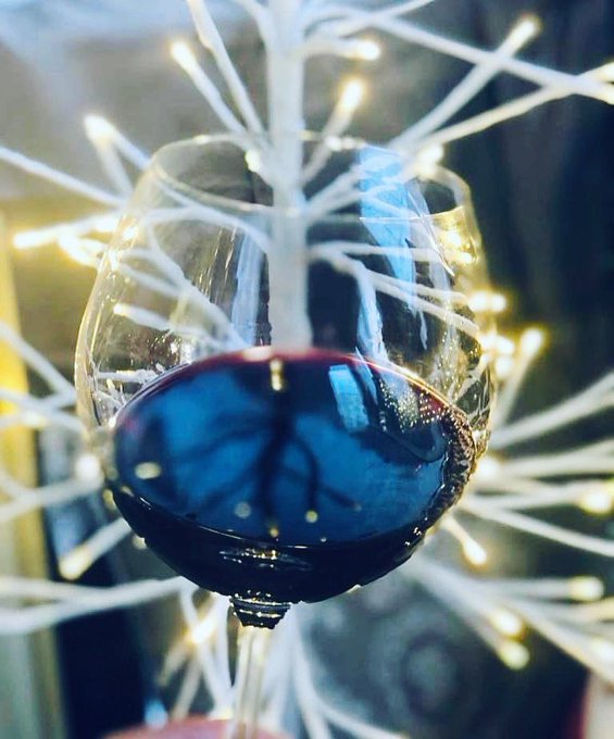 No. 24 on our Top 100 Wines of the World 2023 list is this concentrated and structured dry riesling from ungrafted vines that has an almost endless and totally mineral finish. Read more: jamessuckling.com/wine-tasting-r…