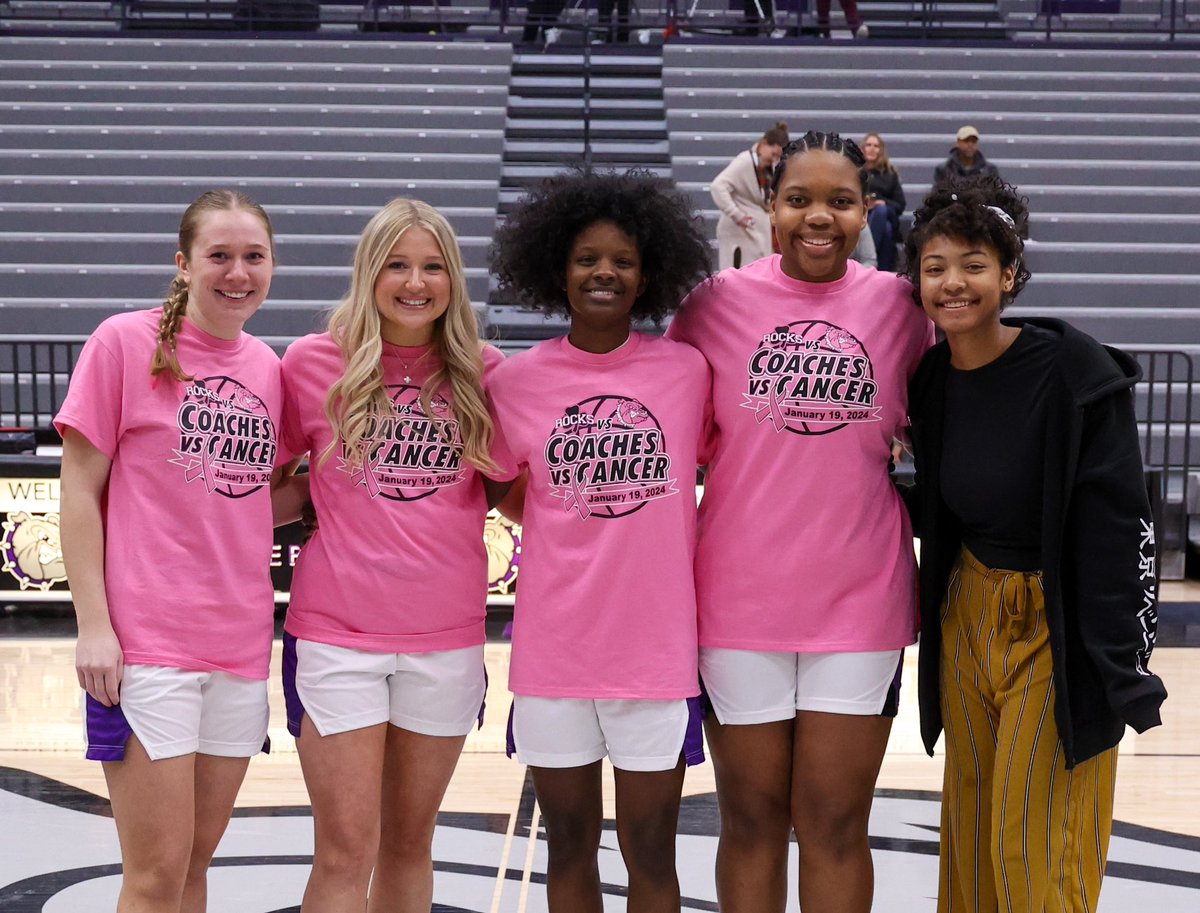 bhsdogs's tweet image. Tonight we celebrate our @bhsdogsghoops seniors!

Thank you for your commitment and dedication the last four years.

#BulldogFamily