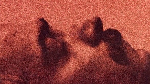 «آخرش یه شب ماه میاد بیرون...»