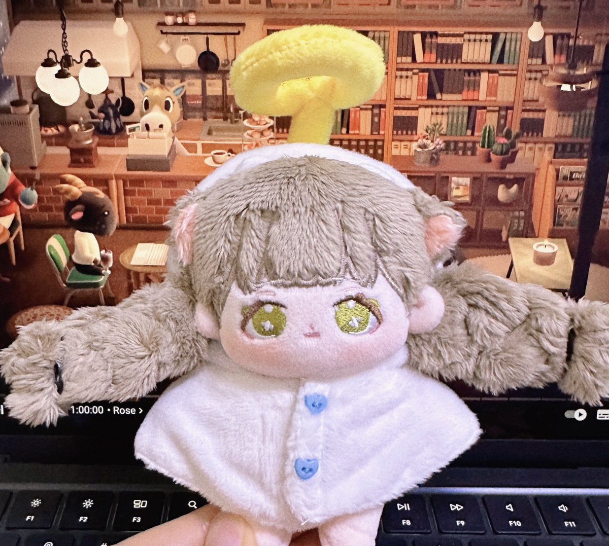 마치 학교 연극에서 천사 역을 맡은 듯한 콩디어🤭

스페셜디어도 얼른 오렴~