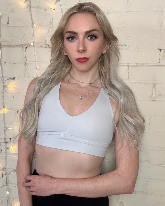 Snow day ☃️❄️ https://t.co/rYHyPJGVrX