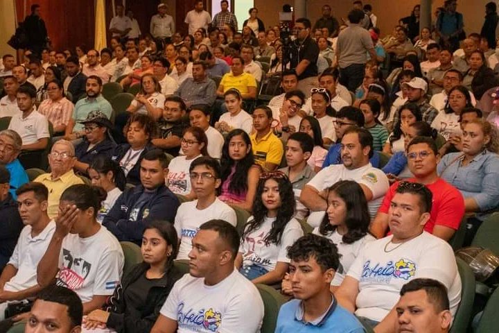 cuununan's tweet photo. Participación en Conferencia "El pensamiento Revolucionario de Rubén Darío" expuesta por el Dr. Roger Gurdián Vigil.

#DarioVidaYEsperanza
#CUUN1914 https://t.co/dzgn8f7N87