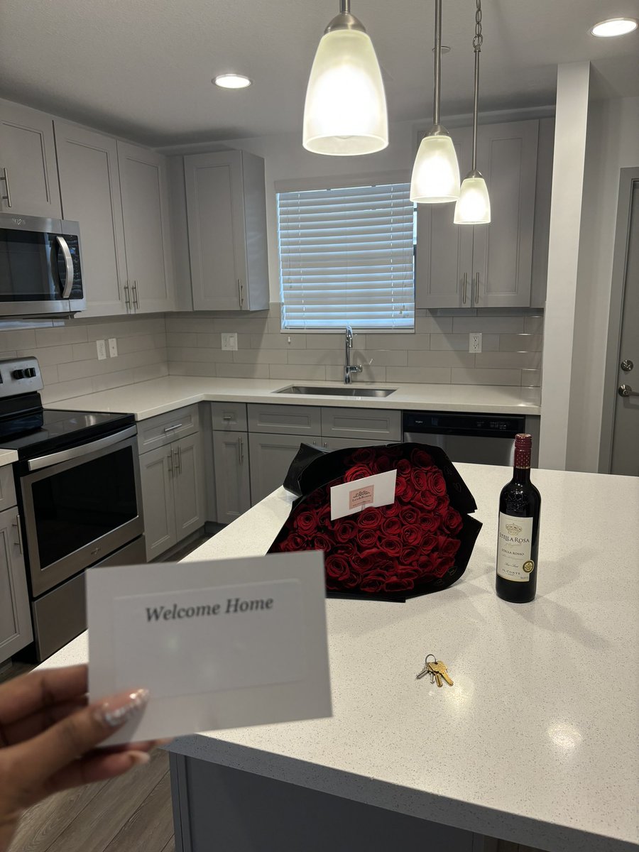 urfavvprincess1's tweet photo. beyond blessed, thankful &amp; grateful.🔑🏡
Hello 2024👩🏽‍❤️‍💋‍👨🏽🥂 https://t.co/RCJHEkCE2v