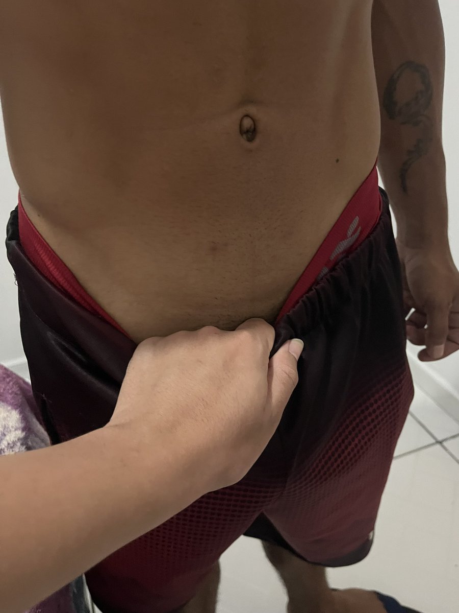 DaKebrada63689's tweet photo. Vi na rua o marginal fumando e trouxe pra cá… Querem ver como ele me chupou gostoso? #marginal #chupada #kebrada #favelado https://t.co/EpJNBR1eWb