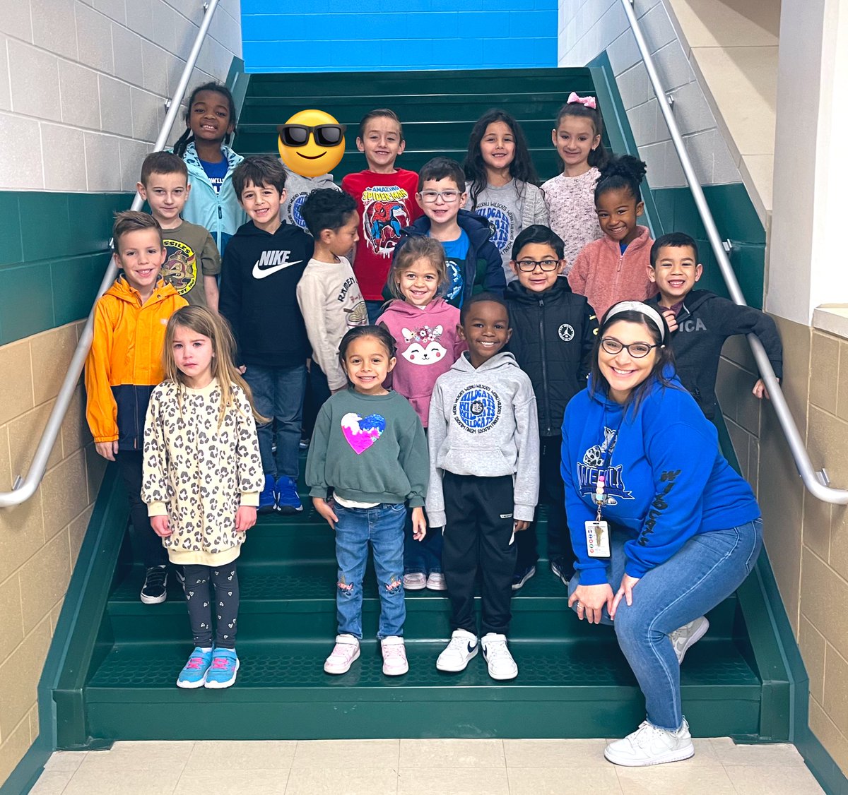 MsAGarza's tweet photo. #FamilyPhotoFriday By next week, we should all be #flufree! Send good vibes! 
@NISDWernli 💙🐾🤒💙 https://t.co/fWEnT2dORB