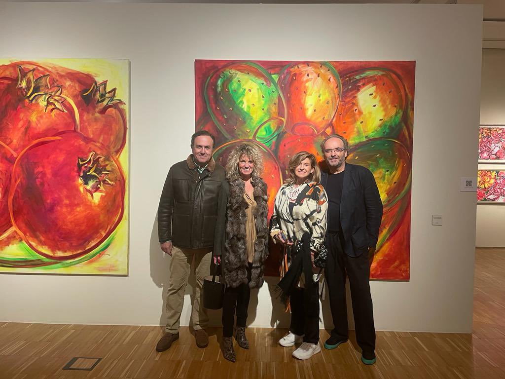 nereaalzola's tweet photo. 🌷💐🌹☀️Hoy en la imponente y magnífica exposición de #muher con ellos. 

🎨Un privilegio visitar el #museodebellasartes #murcia con estos admiradísimos artistazos.

🌴 Cuatro meses de éxito rotundo. Queda esta semana, ¡no os lo perdáis ! https://t.co/aj4FGV8sKz