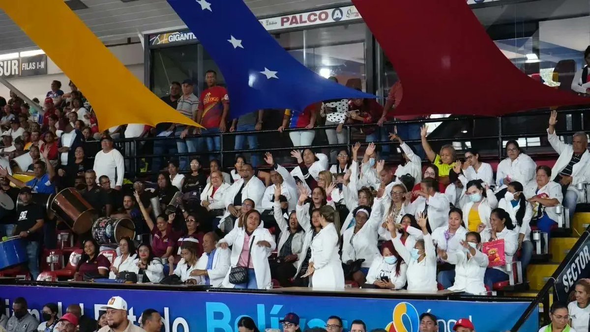 Con la consigna ¡Con Nicolás yo sí voy!, los trabajadores y trabajadoras de la CVG y sus empresas tuteladas participaron en el Encuentro Nacional de la Clase Obrera en el Gimnasio Hermanas González del CTE Cachamay, en Puerto Ordaz.
