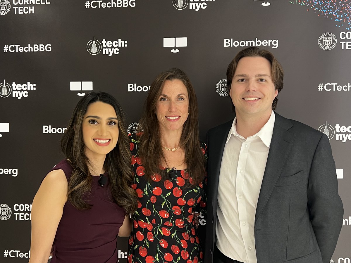 .@TechAtBloomberg featured Abby Miller Levy, Co-founder & Managing Partner of Primetime Partners. Runway Postdoc Charles Rodenkirch, Founder & CEO of @SharperSenseInc, gave the closing remarks.

(1. Ritika Gupta, Levy) (2. Gupta, Levy, Rodenkirch)

#CTechBBG @Bloomberg @TechNYC