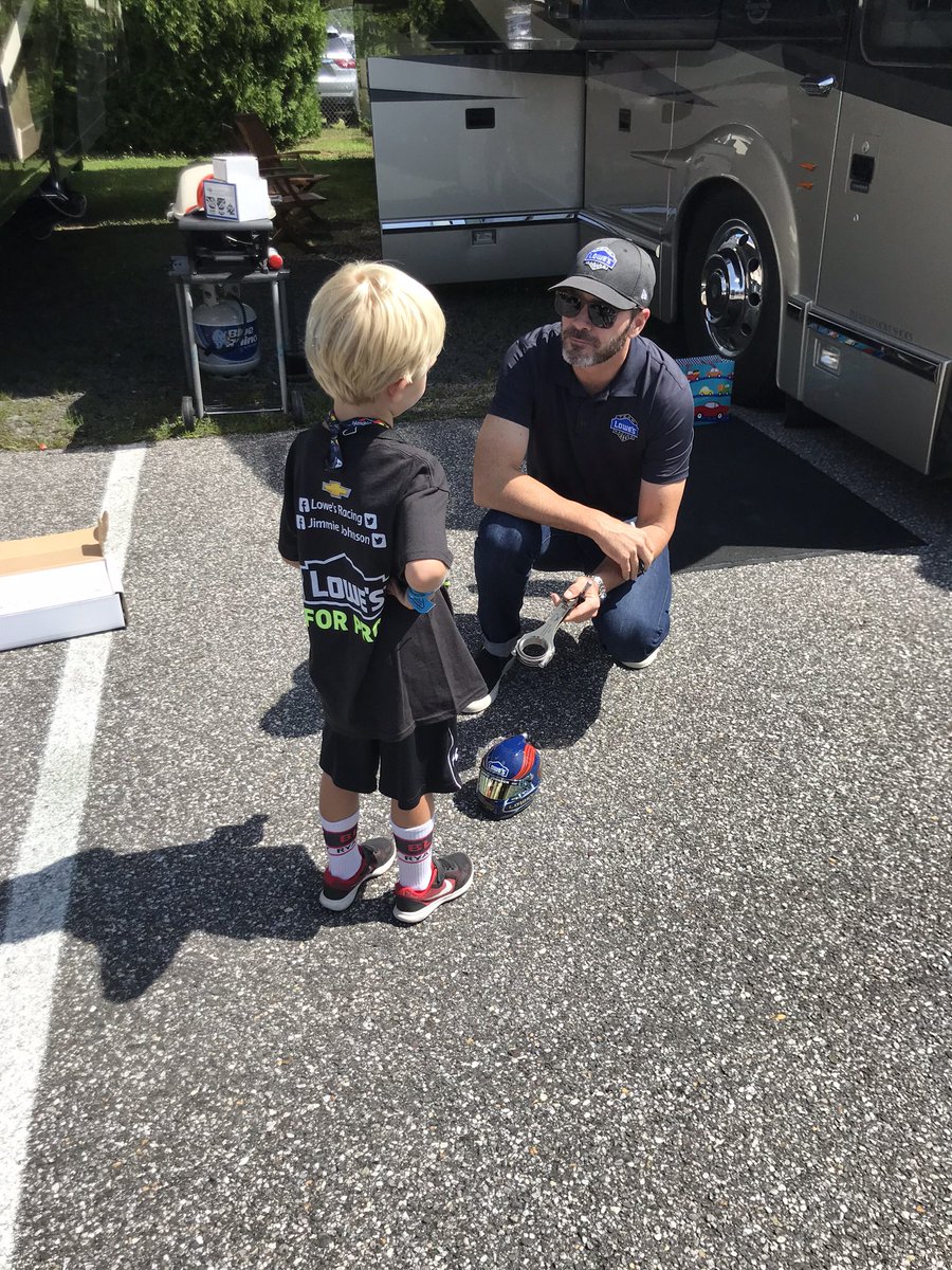 linsch1959's tweet photo. @JimmieJohnson @NASCARHall Always took the time especially for the kids!! Thank you for giving me all those years to cheer you on. https://t.co/nDn5JFkusi