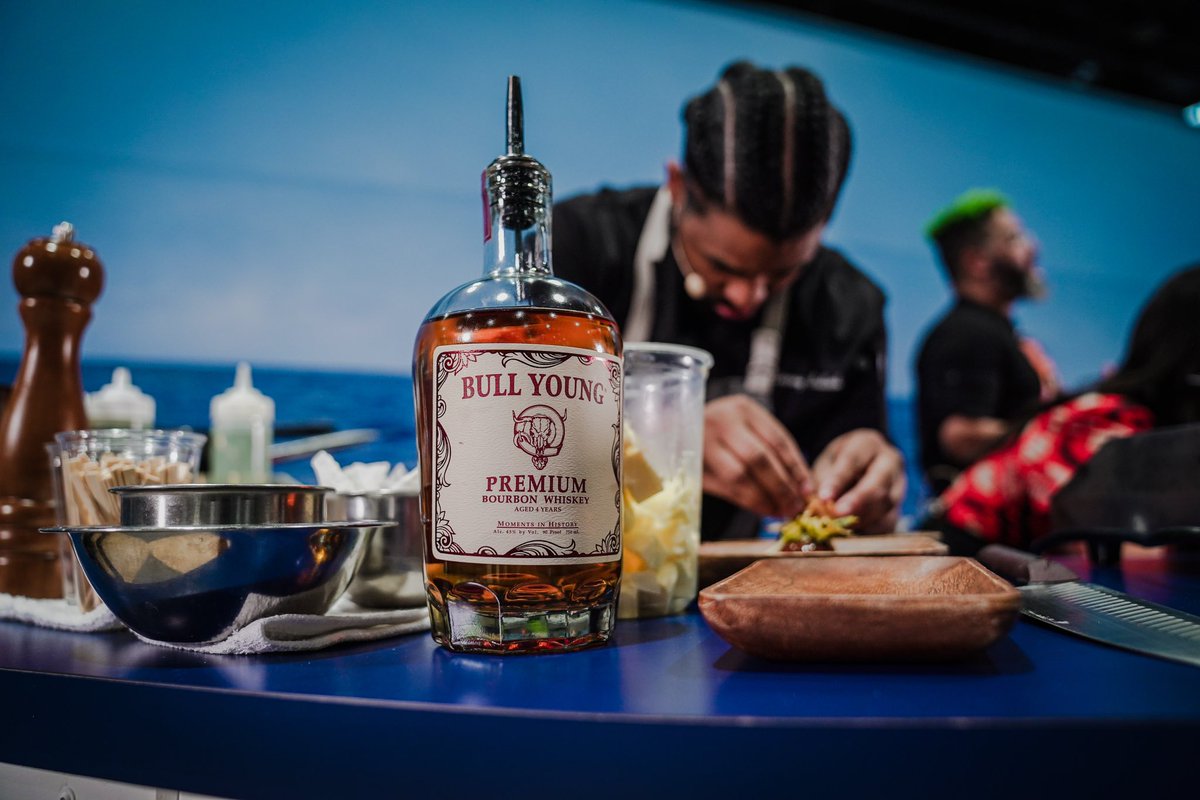 BY_Bourbon's tweet photo. View 📸 Gallery: https://t.co/gtrIdylx13

#MomentsInHistory 🥃 https://t.co/IKJ2UG51mT