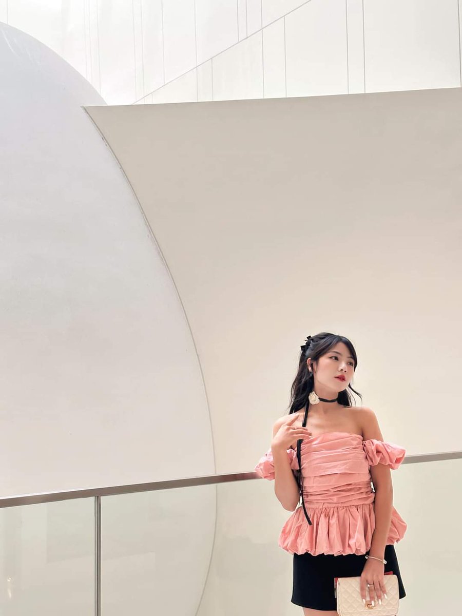 CheckinViet's tweet photo. MOCA | Bangkok, Thailand 🪸

Đứng là có ảnh đẹp là có thiệt 🤭🤭🤭
“ Triển lãm trưng bày những bức tranh giá trị “ 🤭🤭🤭
Tranh đẹp hay e đẹp ạ ???!💓💓💓
#Thailand 
#checkintravel https://t.co/0tT4aW0vRE