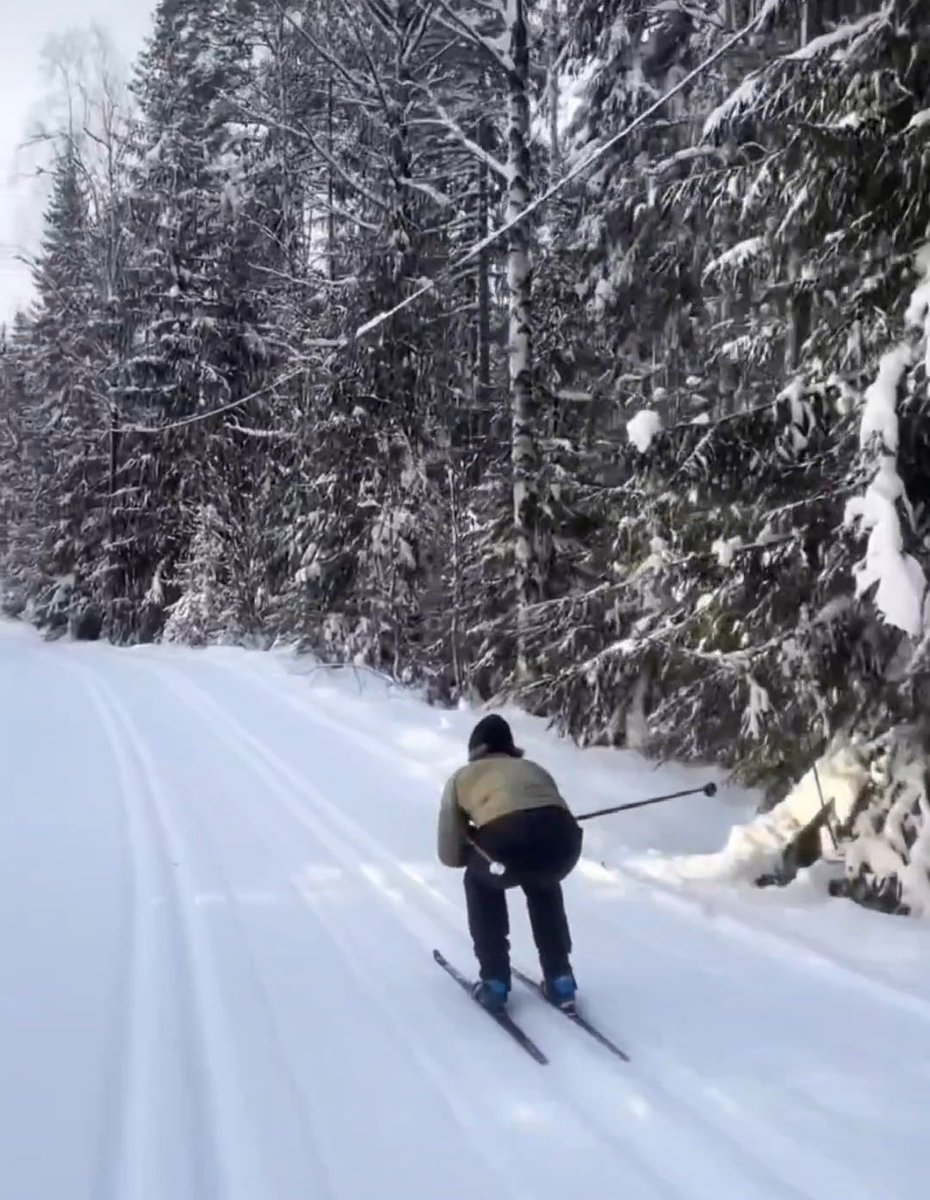 Go Sauli !! ⛷️
youtube.com/shorts/031faO5…