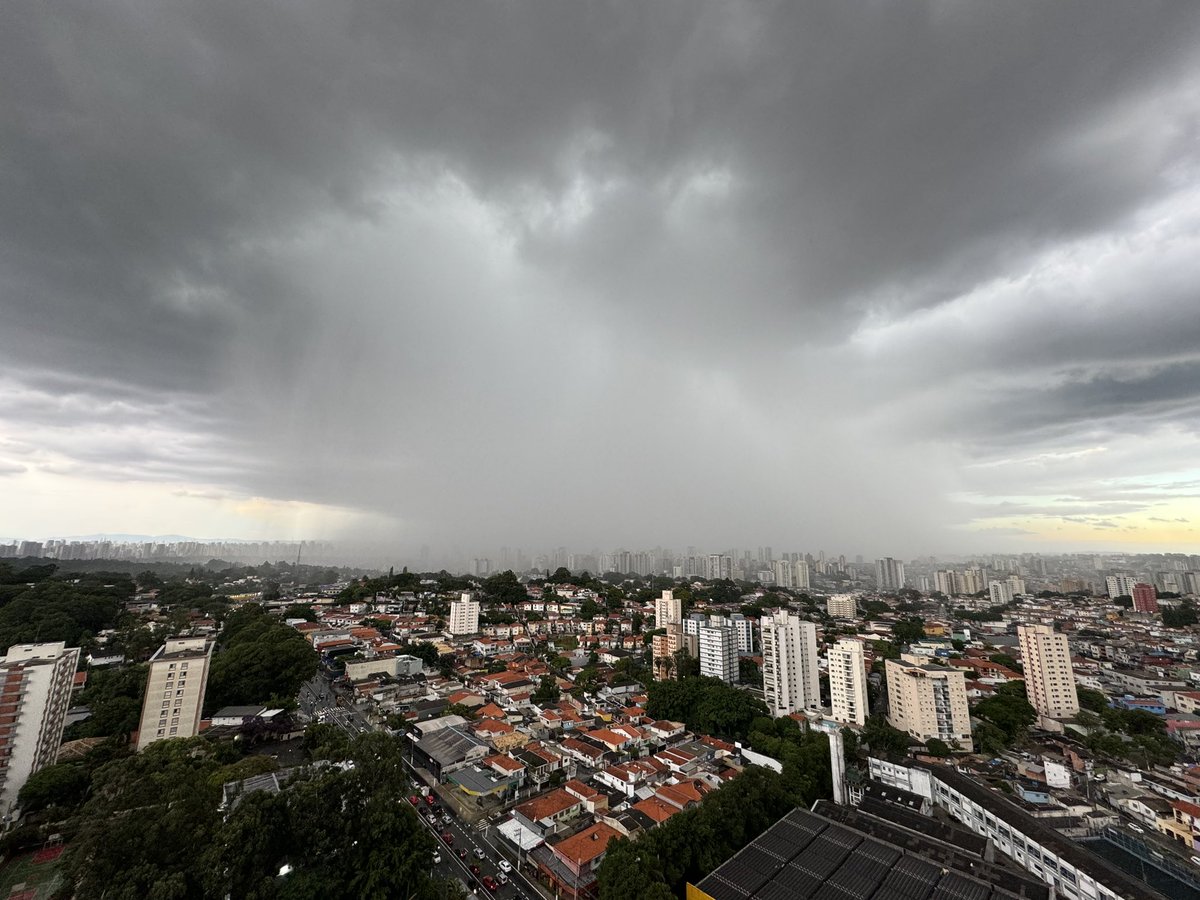 Chuva só em cima do aeroporto de Congonhas…