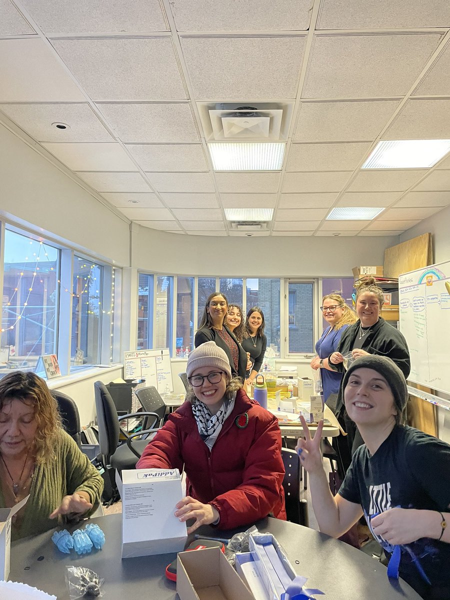 What do @Laurier Social Work Grad students do on a Friday evening … they build #harmreduction kits at Kitchener’s downtown Consumption & Treatment Services! 👍 @SocialWorkWLU @CityKitchener @Lauriergrad #HealthEquity #PWUD