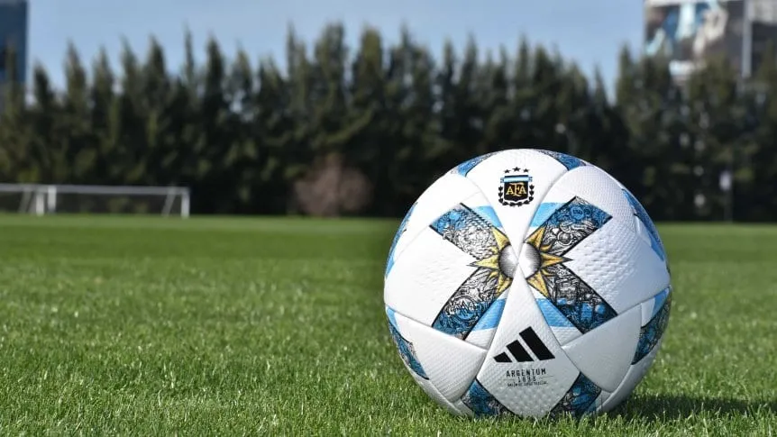 lazarocabj_'s tweet photo. 🧵VIERNES DE HILO 🧵

Si no salis a ninguna joda, no te preocupes, porque tengo la solución a tu problema. 🫶

GOLES INOLVIDABLES DEL FÚTBOL ARGENTINO 🇦🇷⚽️
Golazos que recordamos todos los hinchas de nuestro fútbol.

Se agradece todo tipo de interacción muchachos.🔁❤️

AHORA SI, ABRO HILO SEÑORESSS 🧵🧵
