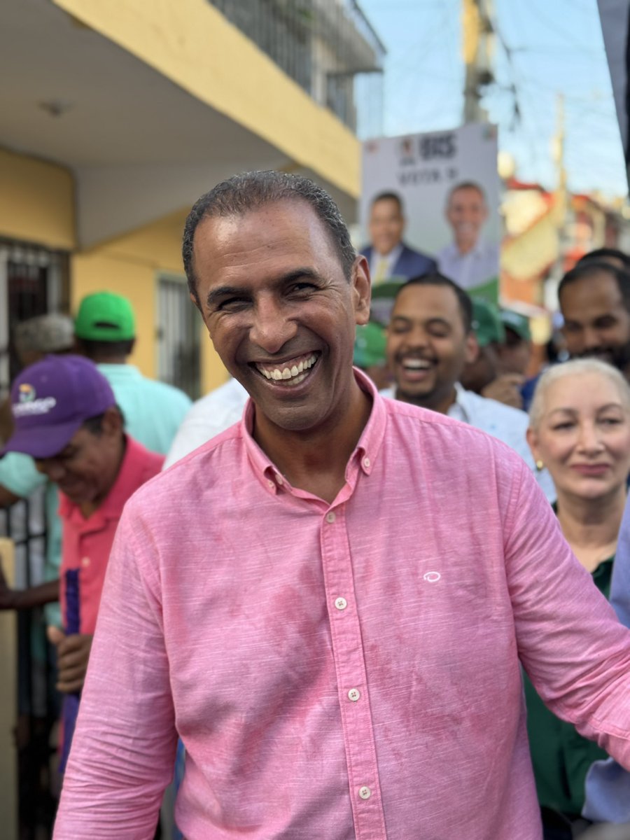 DomingoCG1's tweet photo. Seguimos conectando con los hogares de nuestro Distrito Nacional🤝🏡

En esta ocasión de visita por el barrio San José del kilómetro 7, ubicado en la avenida Independencia, ¡Cuanta energía, gente de gran corazón! 

#DomingoContreras #Mialcalde https://t.co/maXBiSSHSk