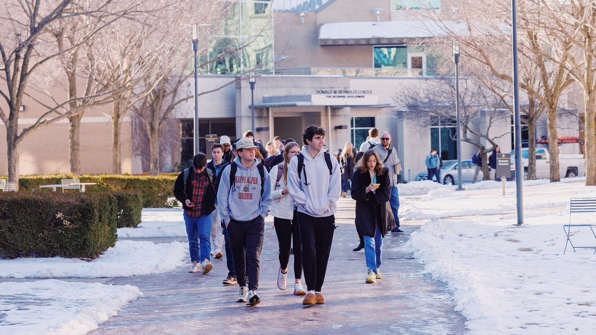 UArkansas's tweet photo. New year, new semester. Back to business at the Hill. #WPS https://t.co/AKmxplAeNj