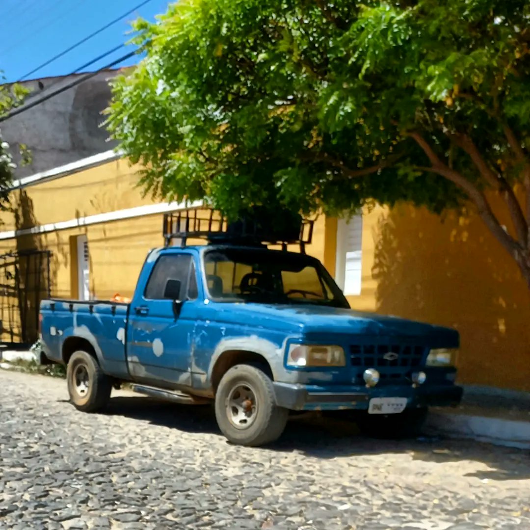 CarrosPodres's tweet photo. #Chevrolet #ford #Mercedesbenz #chevroletd20 #deltey #mb1113 #icó #Ceará #Brasil https://t.co/6DQjYl75XH