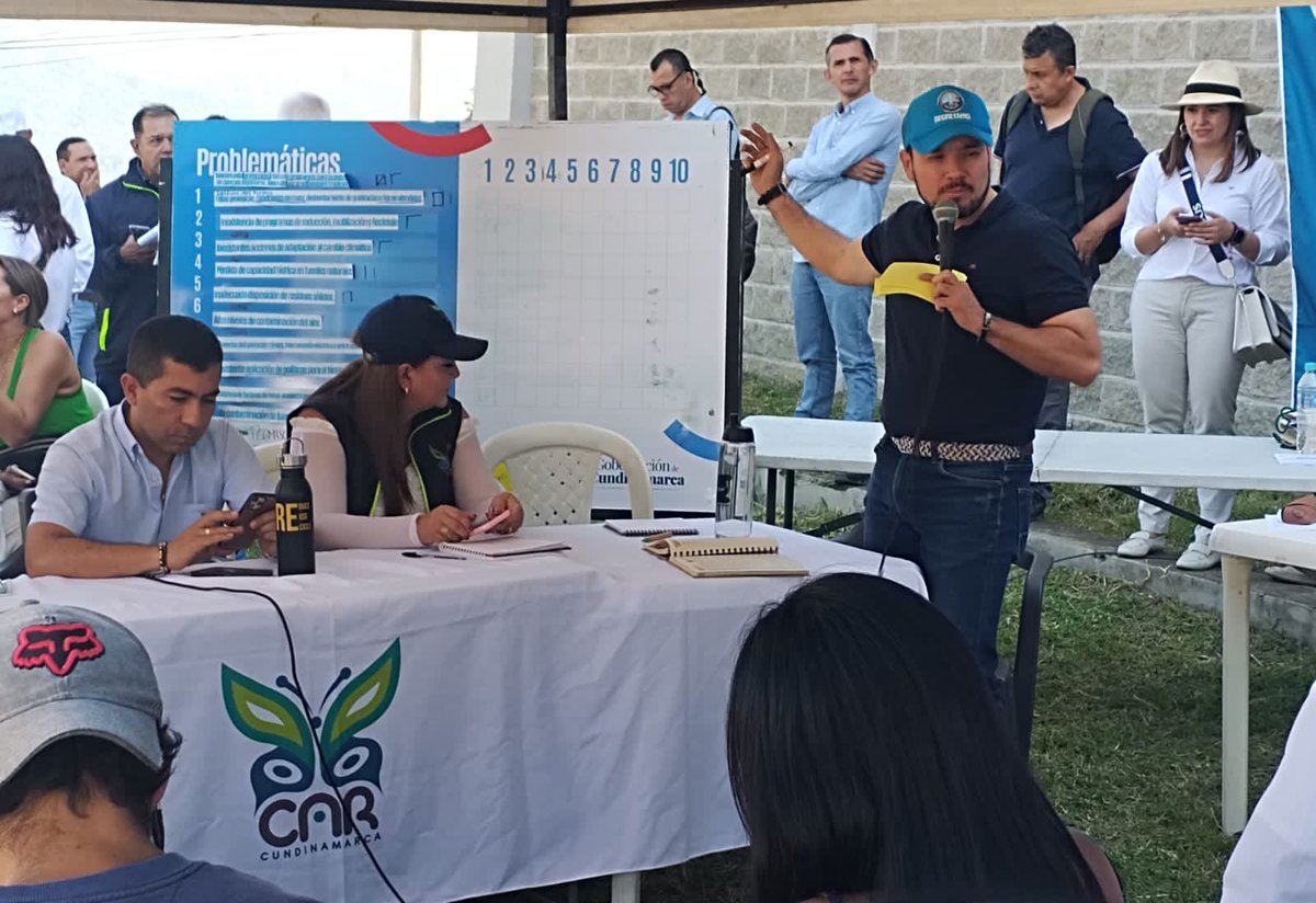 diegolchala's tweet photo. Cerramos las mesas de trabajo,  iniciando en el municipio de la #mesa con la concurrencia de #quipile #tena #cachipay #SanAntonio #anolaima y en la tarde desde #anapoima con  #viota, #apulo y #mesitasdelcolegio , escuchando apuestas en la mesa Ambiental para el #PDDConLaGente https://t.co/ewj5Bpu8tv