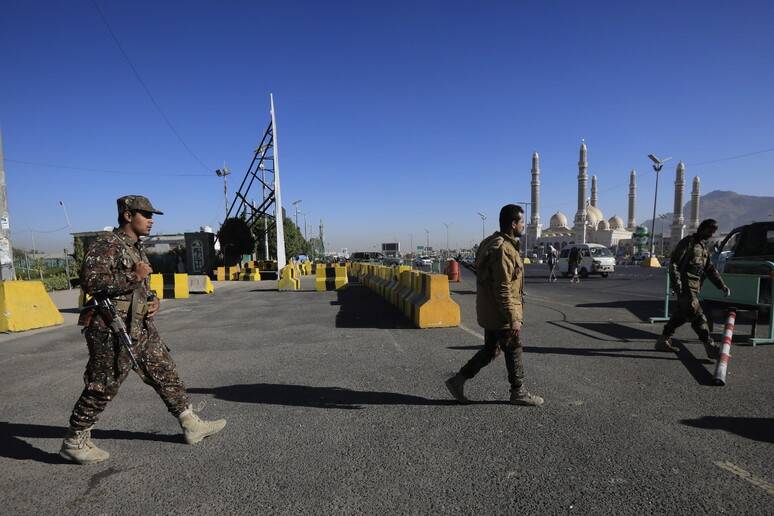 zazoomblog's tweet image. Mar Rosso una polveriera: forze Usa distruggono missili Houthi puntati sulle navi. Gelo Biden-Netanyahu - #Rosso #polveriera: #forze zazoom.it/2024-01-20/mar…