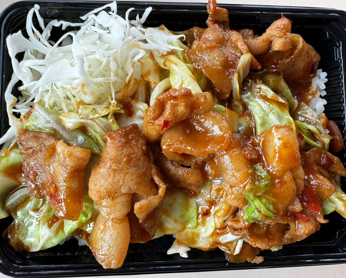HiroyaMarine's tweet photo. 今日の1プレートオススメは豚焼きまたは生姜焼き、豚旨辛です。(写真は豚丼で1プレートではありません) 
ご来店お待ちしています。
 #ひろ屋 #一宮町 https://t.co/xb8MwrEnlp