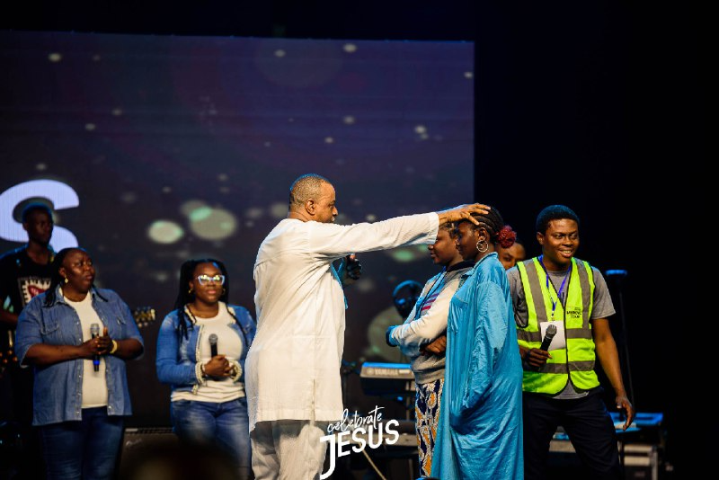 cjcrusade's tweet photo. A double dose of healing! 🙌8-month-long and generational Asthma all GONE to the GLORY of JESUS! No matter the duration of any condition, GOD is here to heal them all.
#testimonies #CelebrateJesus #CelebrateJesus5 #victoradeyemi #CelebrateJesusCrusade #revVictorAdeyemi #Ibadan https://t.co/Fu2uwVBbIz