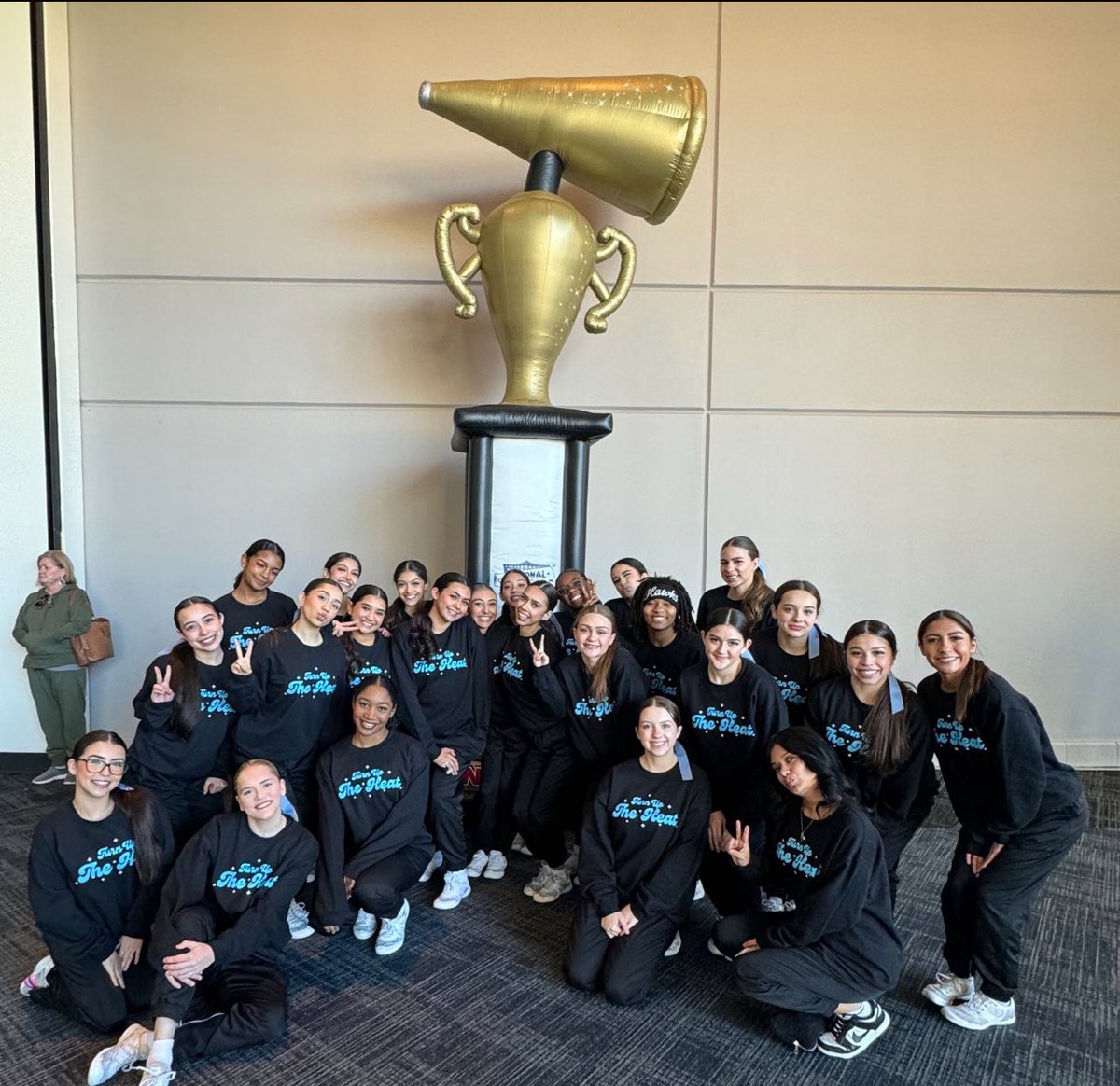 HarlanAVID's tweet photo. To the AMAZING young ladies of @HarlanCheer, who are always cheering and supporting everyone at @NISDHarlan , we are sending great vibes your way and cheering YOU on as you dominate the competition at Nationals!!! ๐๐ #bringithomeAGAIN https://t.co/IJNMWX41q6