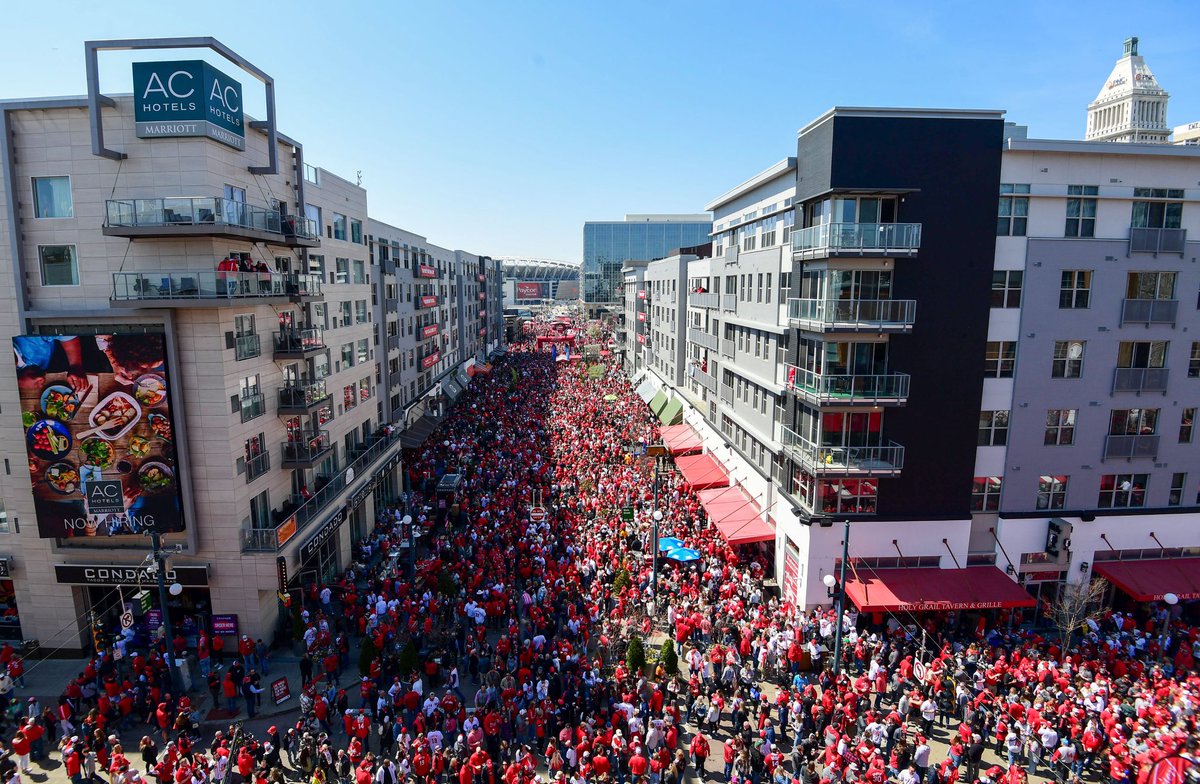 FullCountMLB's tweet photo. No city does it better, Reds Opening Day. https://t.co/8wXNPbYsMs