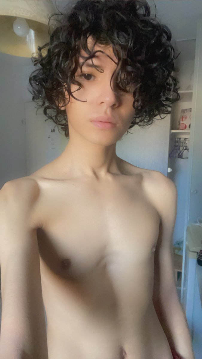 Nekodiaa's tweet photo. Can I give you a hug? 🥺 https://t.co/rzcKbZZN4u