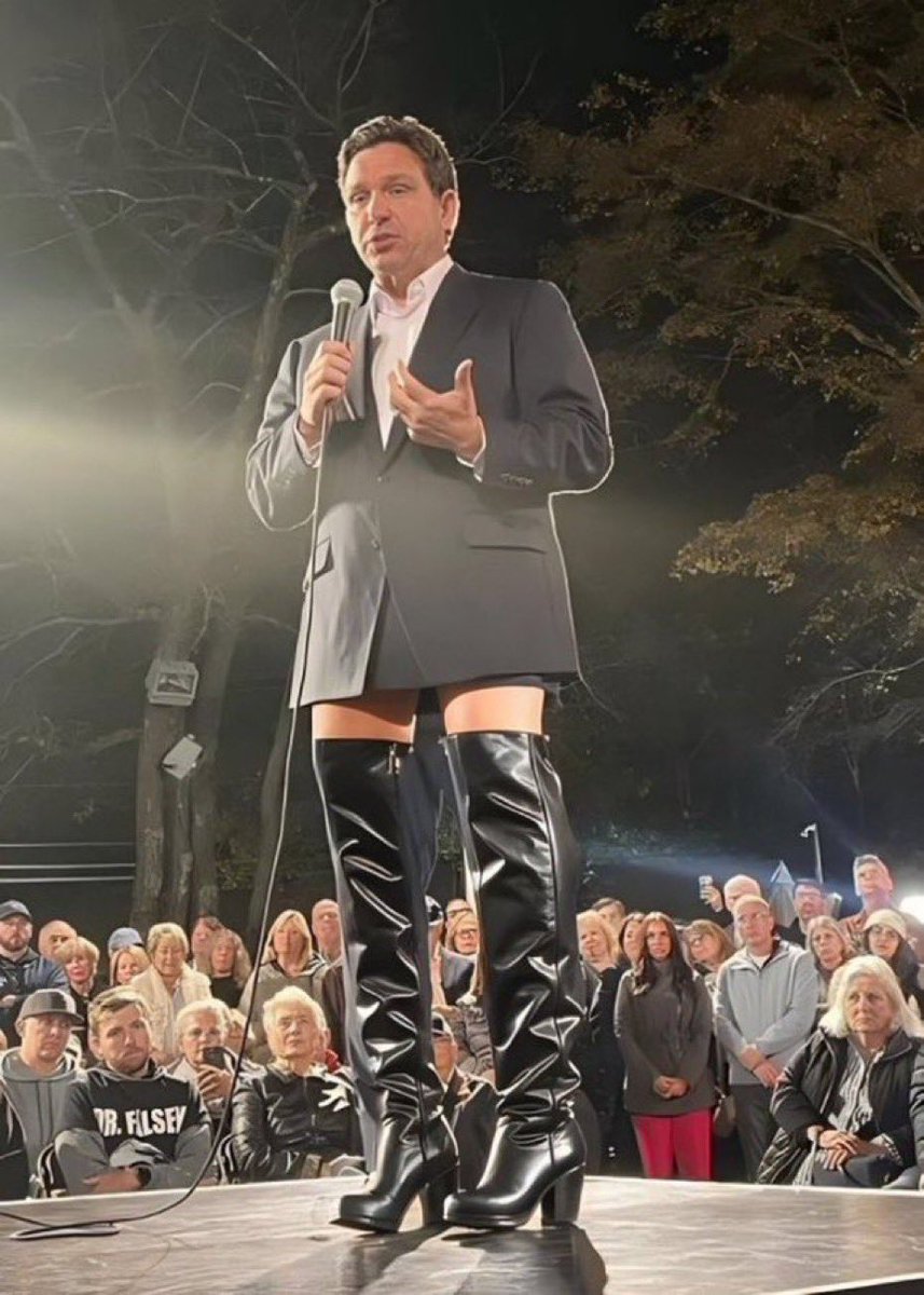 shipenewbery's tweet photo. @DeSantisWarRoom Your major achievements include losing every county in Iowa and wearing increasingly higher lifts, Bootsy #DeFailure https://t.co/UMScs2Ue0z