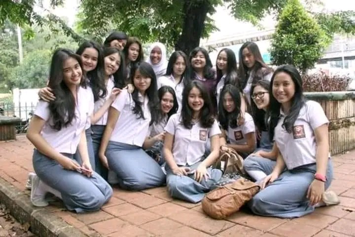 Tita83079013's tweet photo. Indonesia jaman masih normal. https://t.co/YcB9KDgXjf