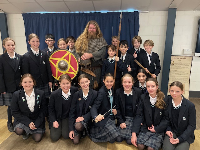 The young scholars of Year 7 #History class @Kings_Ely Prep joined #Hereward's Band of renegades & are armed to the teeth & running loose around #Ely after the folk #hero of the #Fens drummed up support for his latest campaign against #WilliamTheConqueror herewardthewake.co.uk