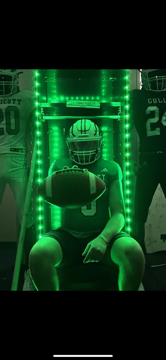 CormacRyan15's tweet photo. Thank you @EndicottFB for a great visit today. Can’t wait for more to come! Thanks to all the coaches and staff for a great experience! @CoachSqualli @CoachMcGonagle @BooseCoach @EastBullsFB https://t.co/N7IXk3En93