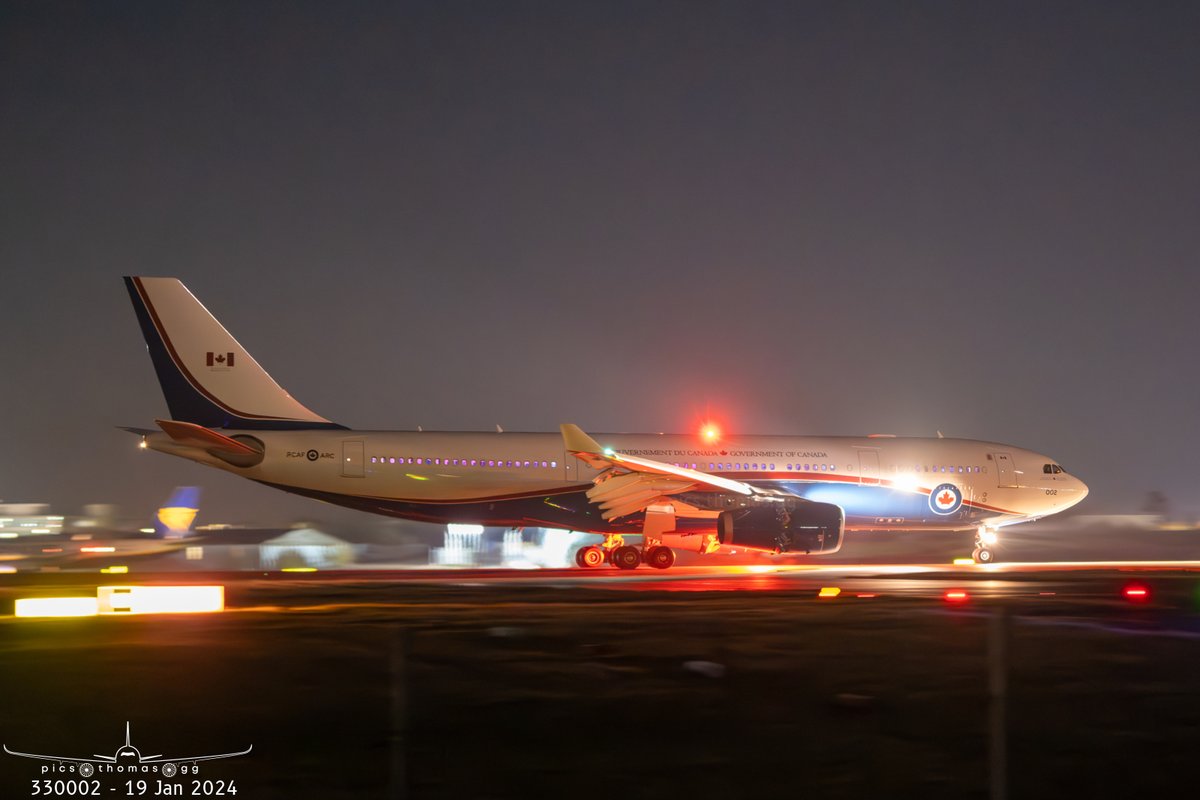 picsthomasgg's tweet photo. The @RCAF_ARC's latest toy arriving at London Stansted at 11pm last night 🇨🇦🇬🇧

📸 #A330 #CC330 330002 as CFC3432 19/1/2024 #avgeek https://t.co/vX3qlgmr89