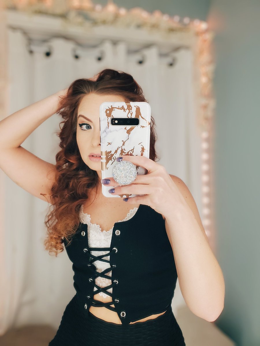 itsmeSaraTheG's tweet photo. A little Tifa-inspired outfit tonight for more Crisis Core 🤍🖤 https://t.co/C2JlNr0CTl