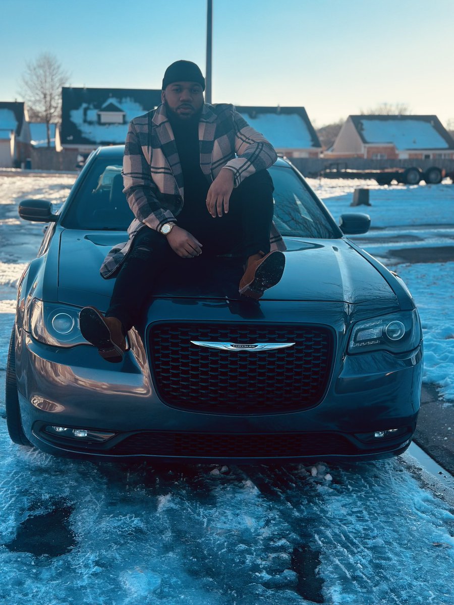 LTrip66's tweet photo. Another one around the sun Happy Birthday KING 👑 https://t.co/FM8io6FKZU