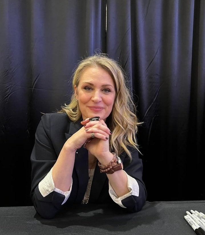 Nastj261296's tweet photo. So beautiful @SamSmithTweets π₯°π₯°π₯°#ABQCC #abqcomiccon https://t.co/ToGRe1IlAN