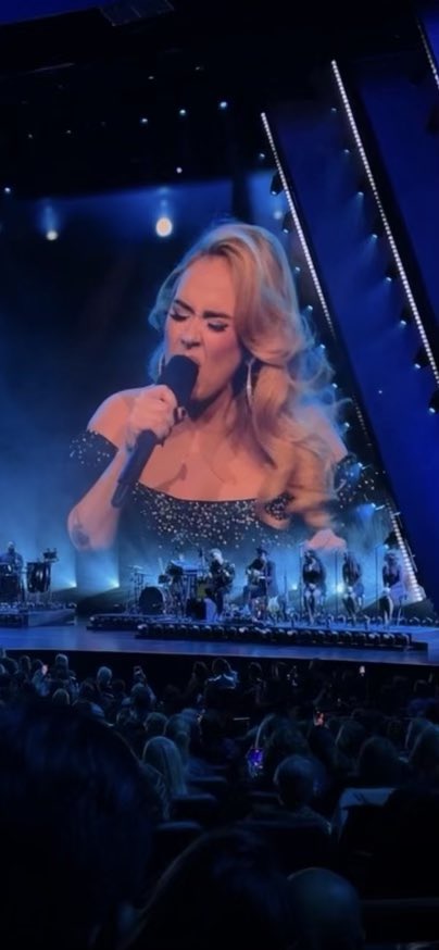 adelllylove's tweet photo. OBSESSED WITH THE HAIR!!🫶🏻
#WeekendsWithAdele
#Weekend35 https://t.co/Rp1IL3wiVt