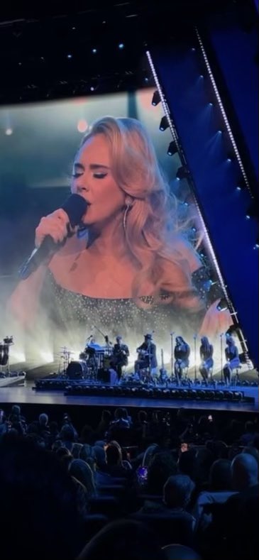 adelllylove's tweet photo. OBSESSED WITH THE HAIR!!🫶🏻
#WeekendsWithAdele
#Weekend35 https://t.co/Rp1IL3wiVt