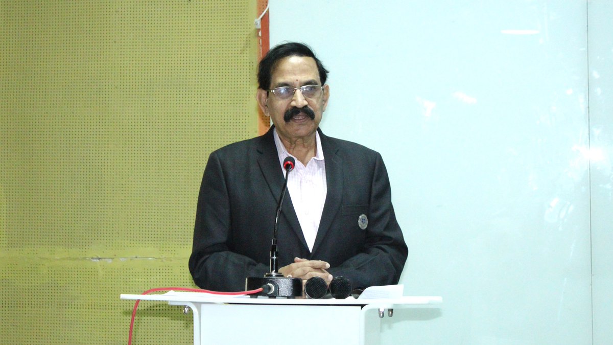 sr_university's tweet image. SR University&apos;s School of CS &amp;amp; AI launched the CSI - Student Chapter. Students got insights from Mr. Chandra S. Dasaka, and special talks by Dr. Indrajeet Gupta and Dr. Sheshikala Martha. Thanks to Mrs. G. Neelima for making it happen!

#SRU #Btech #CSIStudentBranch #TechTalks