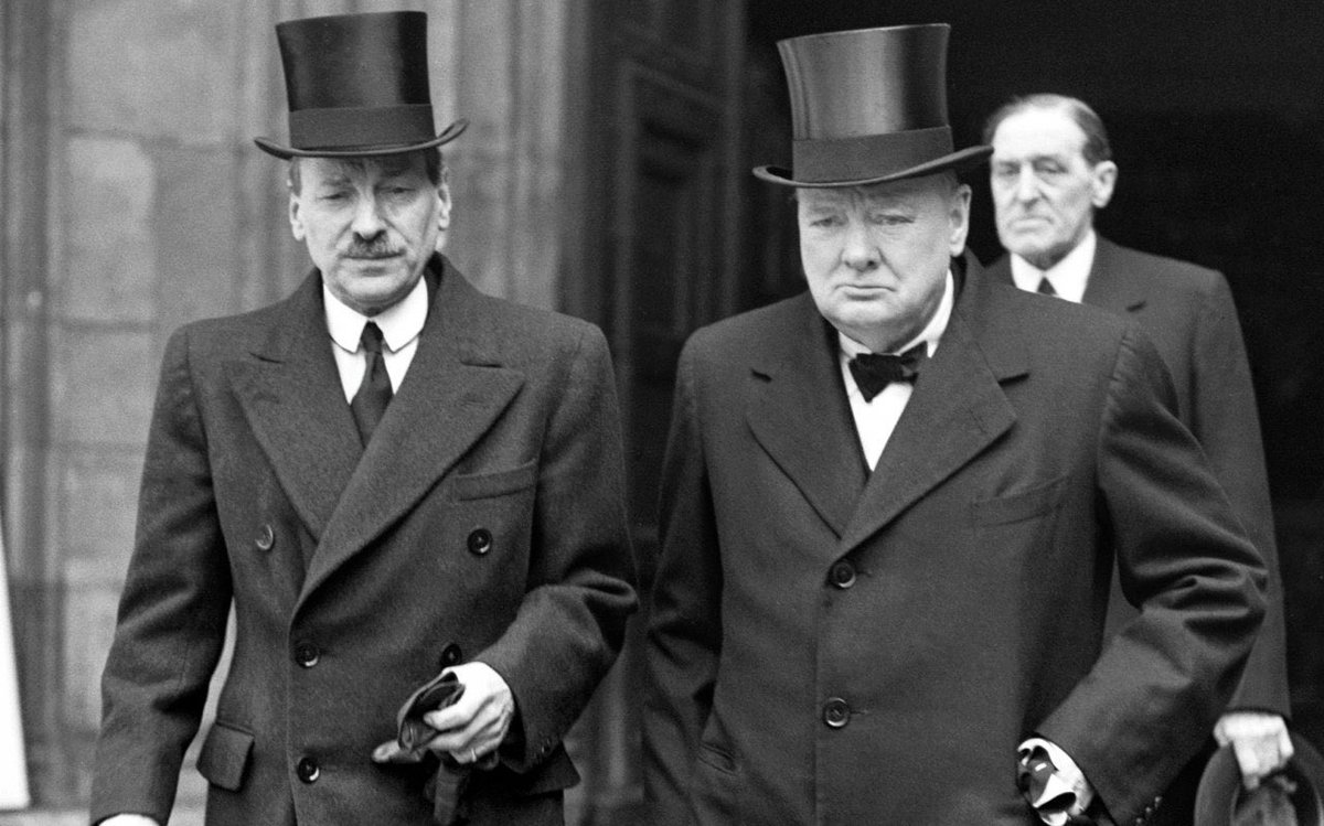Immagino che non me ne vorrà il ministro degli esteri britannico <a href="/David_Cameron/">David Cameron</a> se prendo in prestito il suo recente riferimento a Neville Chamberlain, il capo del governo di Londra che portò avanti la politica di appeasement con Hitler, e che nel 1938, alla conferenza di Monaco,