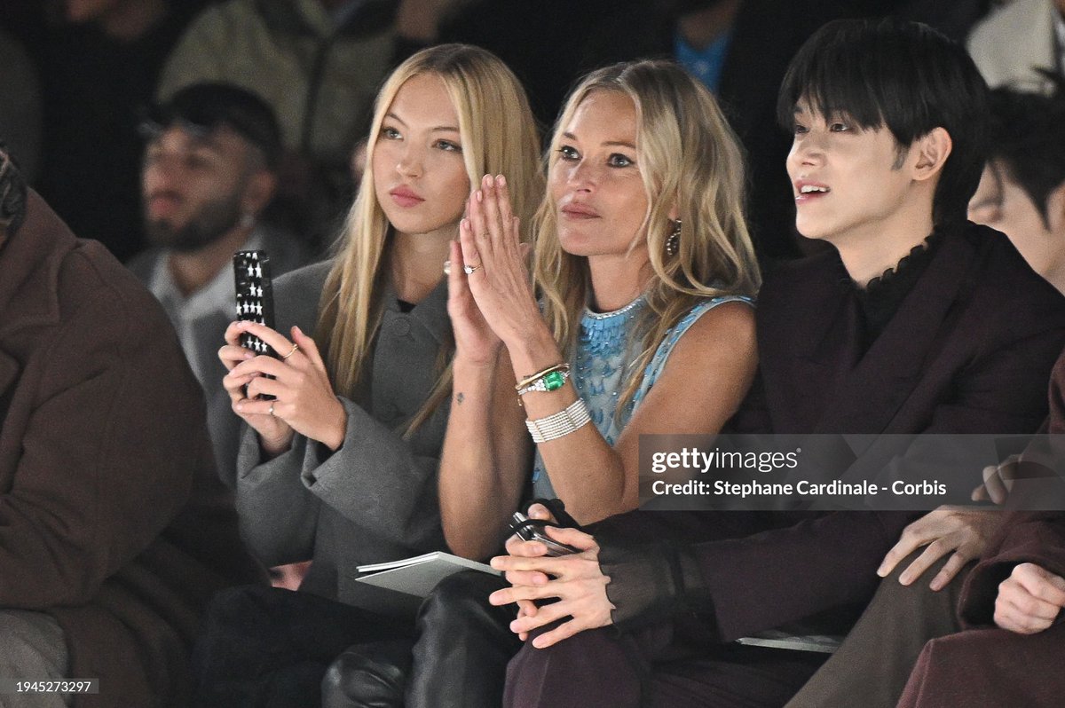 Jeff__Benjamin's tweet photo. TOMORROW X TOGETHER @TXT_members sat front row at the @Dior Homme Menswear Fall/Winter 2024-2025 show, next to supermodel Kate Moss and her daughter Lila Moss, for Paris Fashion Week https://t.co/lCxi8uJ2Ho