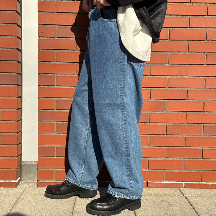 COOTIEの新作のアイテム達が入荷致しました！
超定番のコーチジャケットとデニムは長く愛用できそうです。
デニムはカバーオールとセットアップになるので、お持ちの方は是非！

interplay-web.net/SHOP/213286/21…

#cootieproductions #cootie #interplay0155 #fashion #todaysoutfit