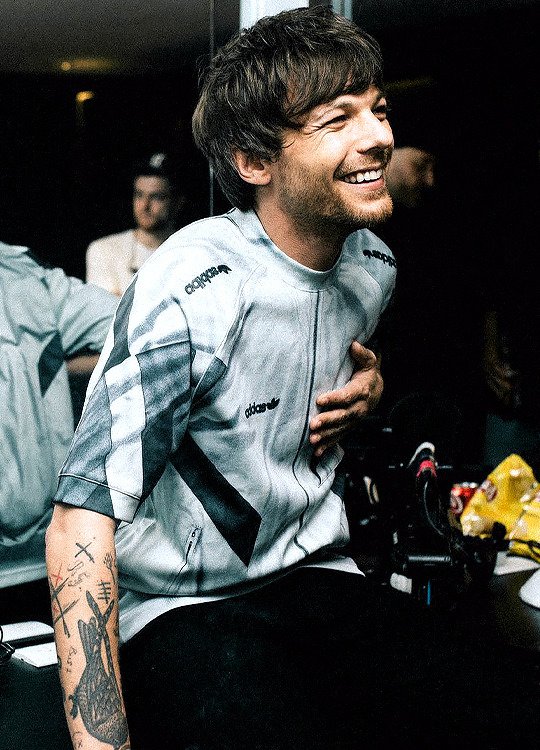 ً (@louisarchlve) on Twitter photo 